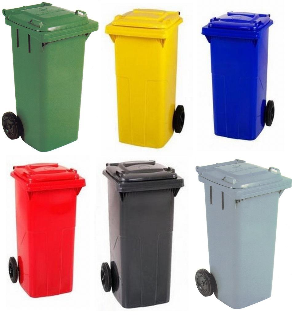 cubos e basura para reciclar